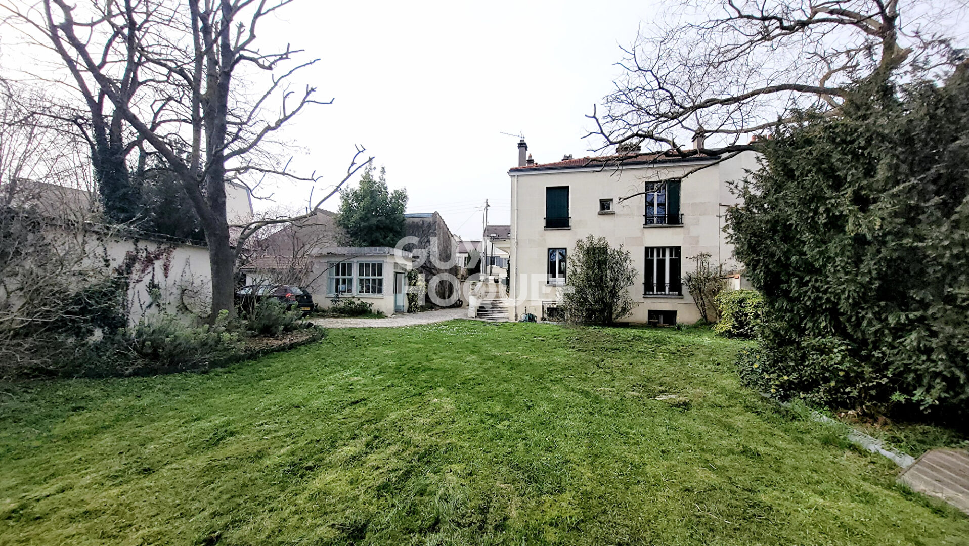 BOIS COLOMBES/   MAISON 134 M²  PARCELLE 998 M²  GARAGE  et  ATELIER