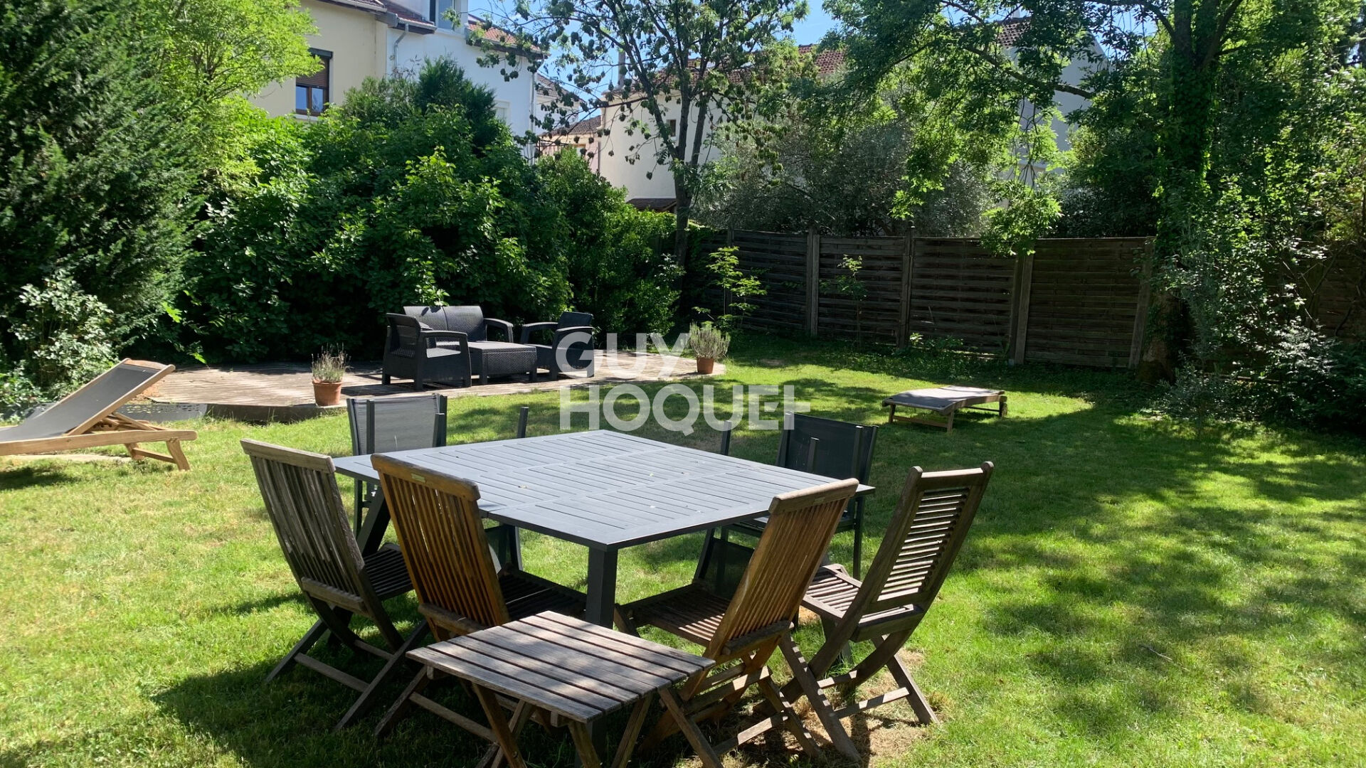 BOIS COLOMBES/   MAISON 134 M²  PARCELLE 998 M²  GARAGE  et  ATELIER