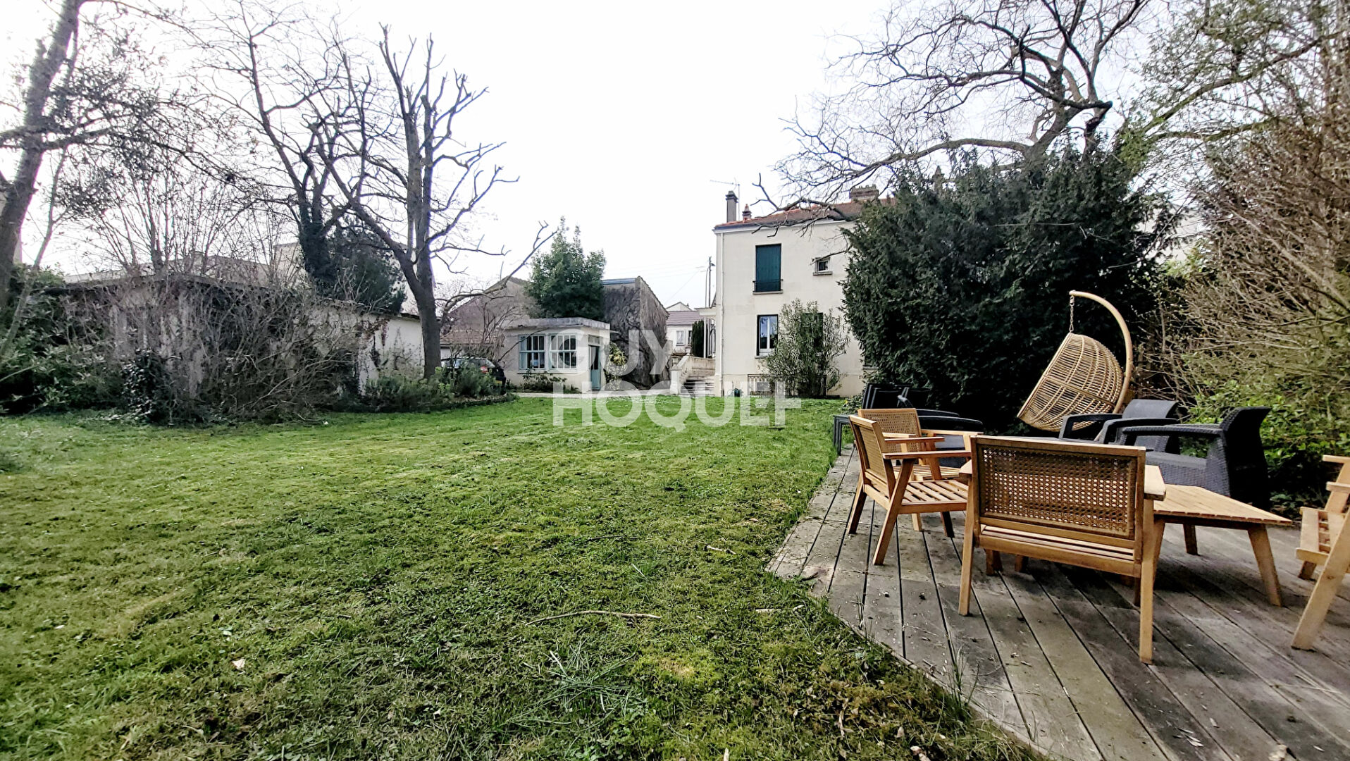 BOIS COLOMBES/   MAISON 134 M²  PARCELLE 998 M²  GARAGE  et  ATELIER