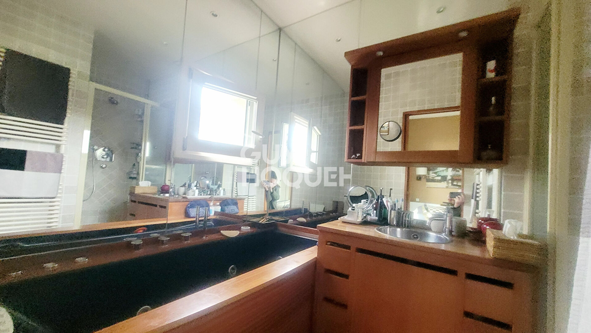 BOIS COLOMBES/   MAISON 134 M²  PARCELLE 998 M²  GARAGE  et  ATELIER