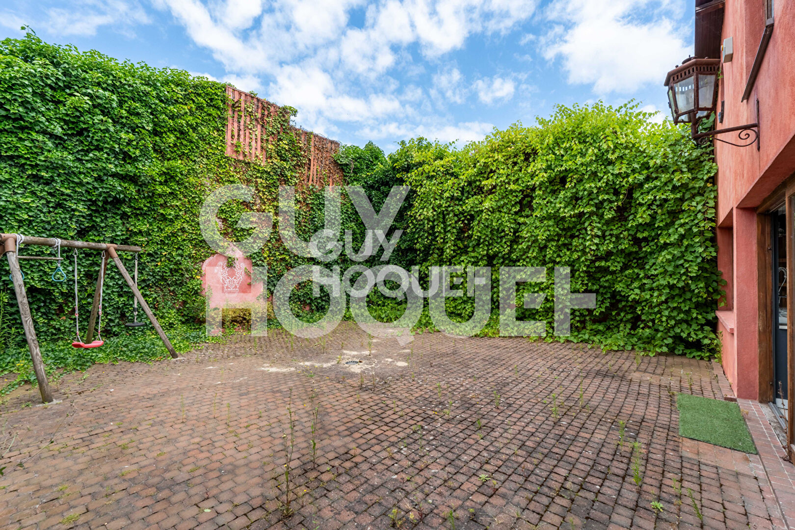 COLOMBES LES VALLÉES - LOFT 262M2 - COUR DE 90M2 et PARKING.