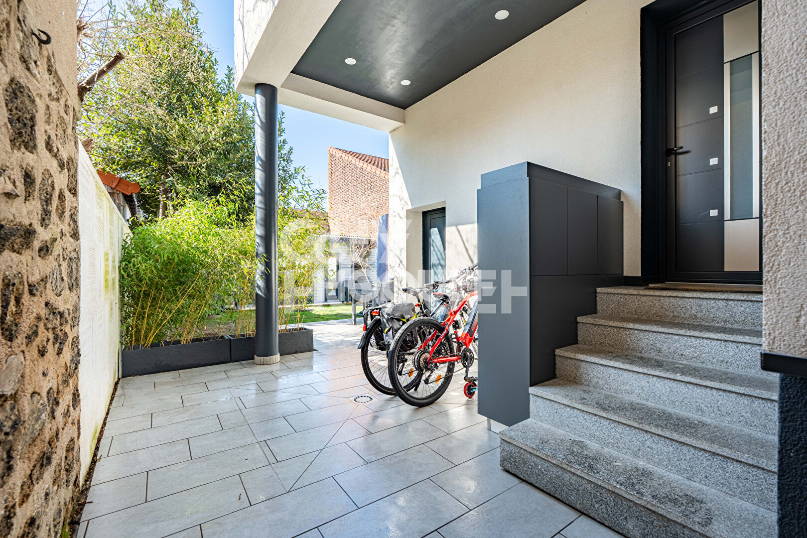 MAISON RÉNOVÉE. 6 P. 132 M²- Quartier Marceau-Champarons