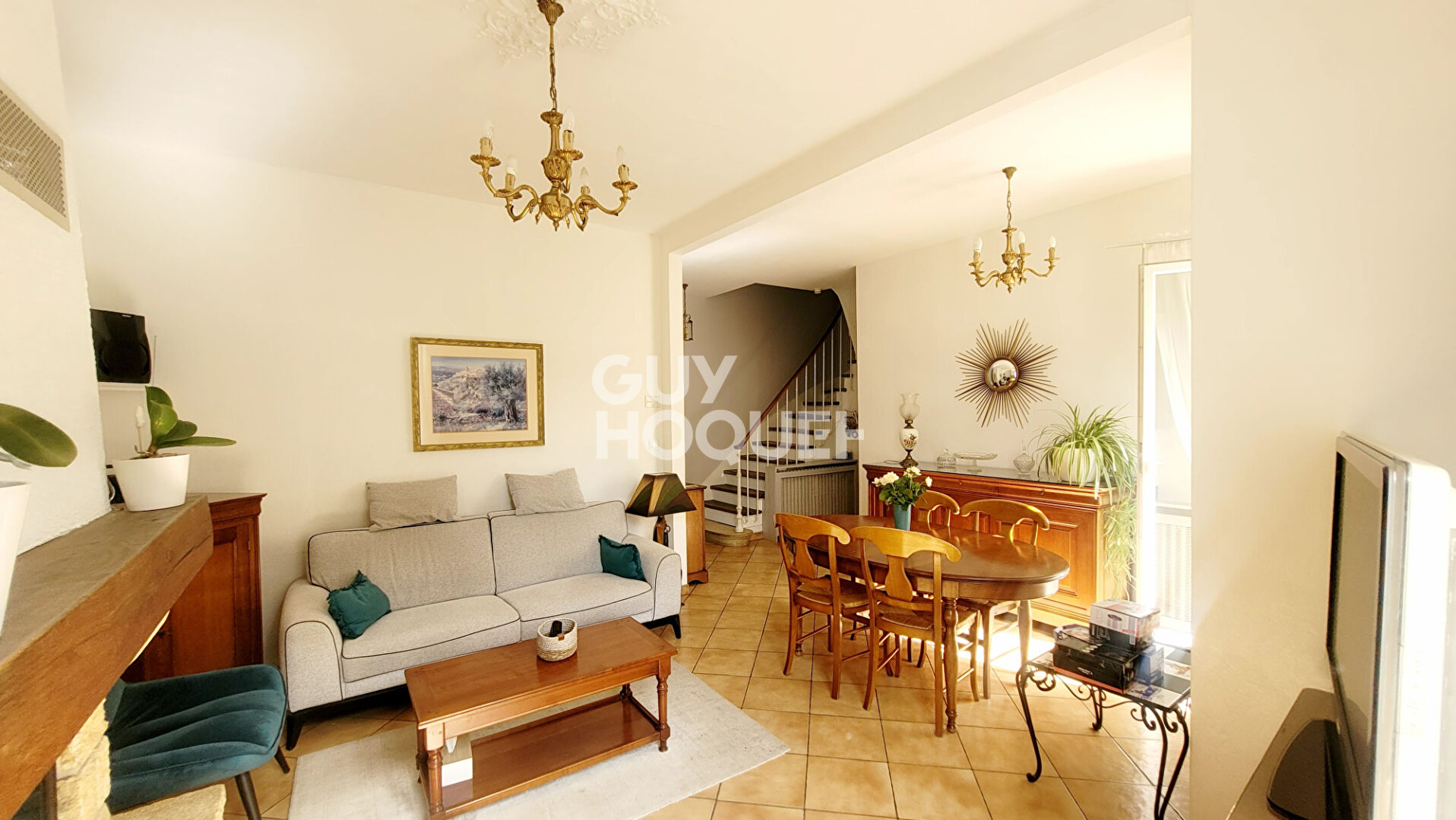 BOIS COLOMBES/ MAISON 4 P. 80 M² COUR