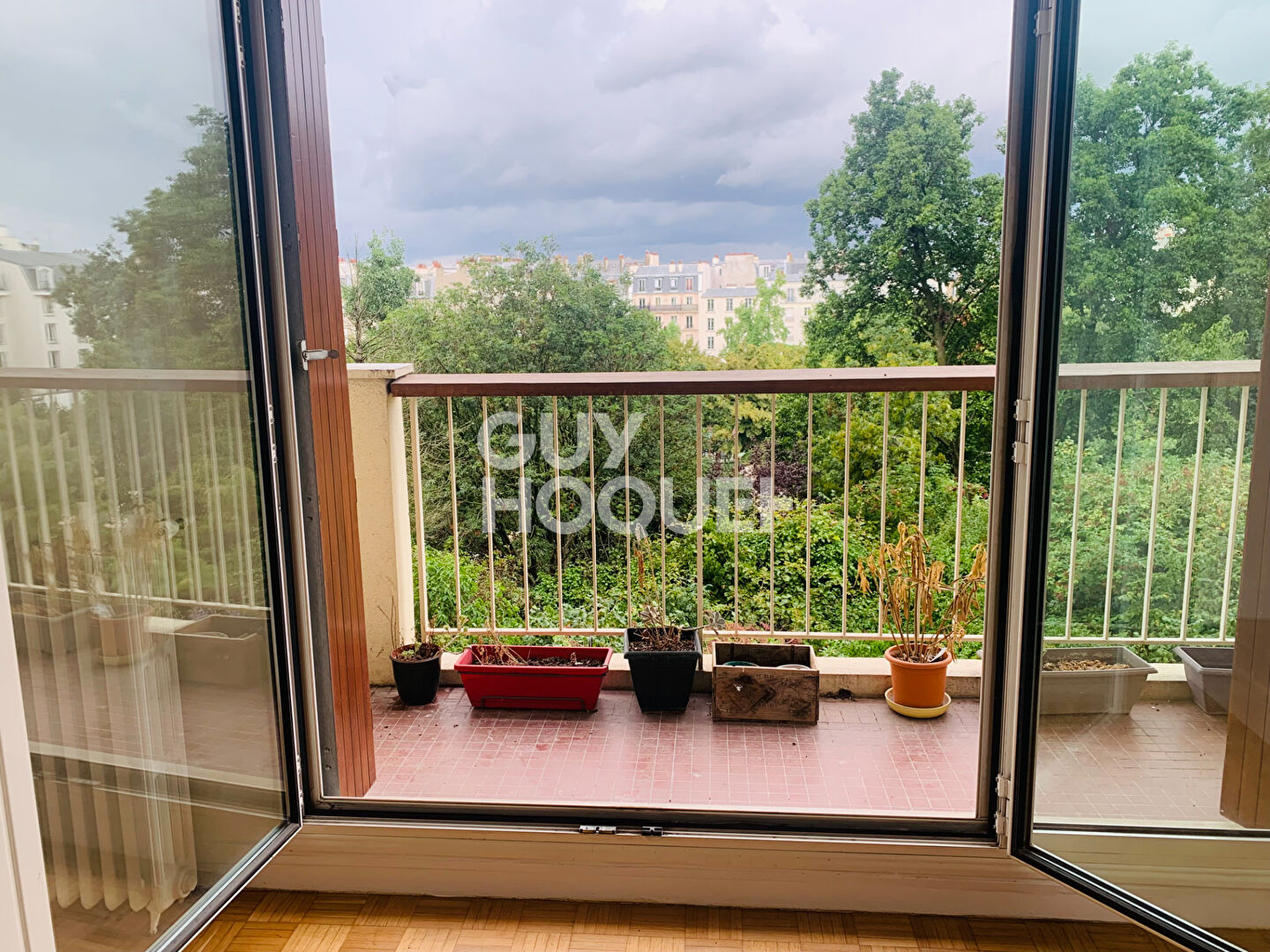 PARIS Métro LAMARCK CAULAINCOURT  2 P  42.71 M²