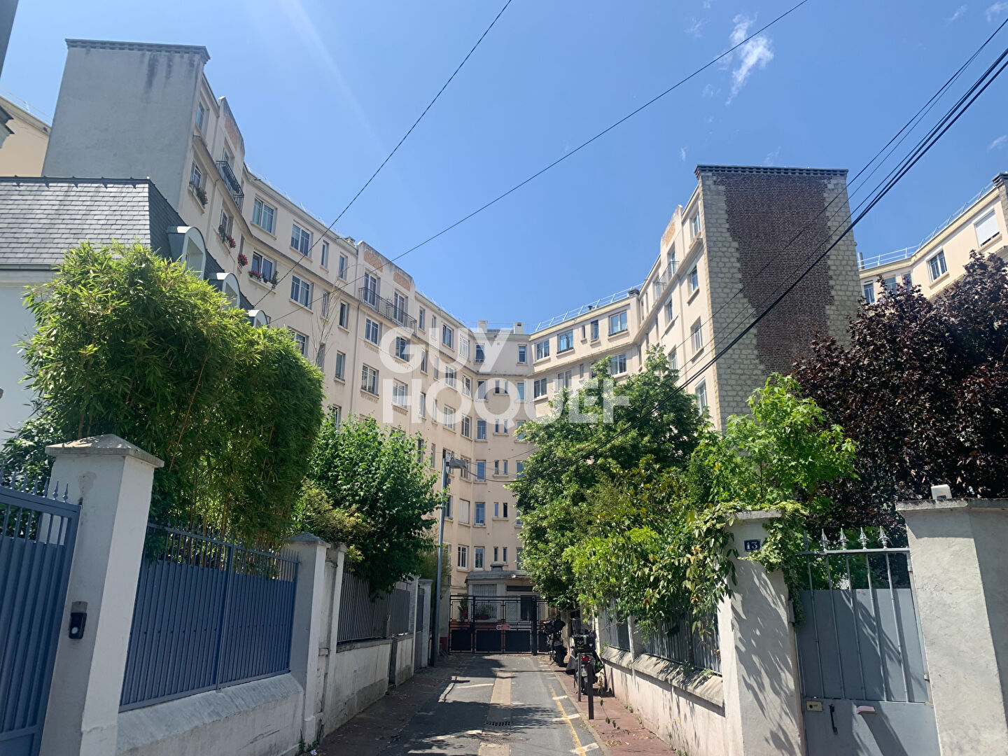 BOIS COLOMBES/ 3 P 52 M² avec jardin