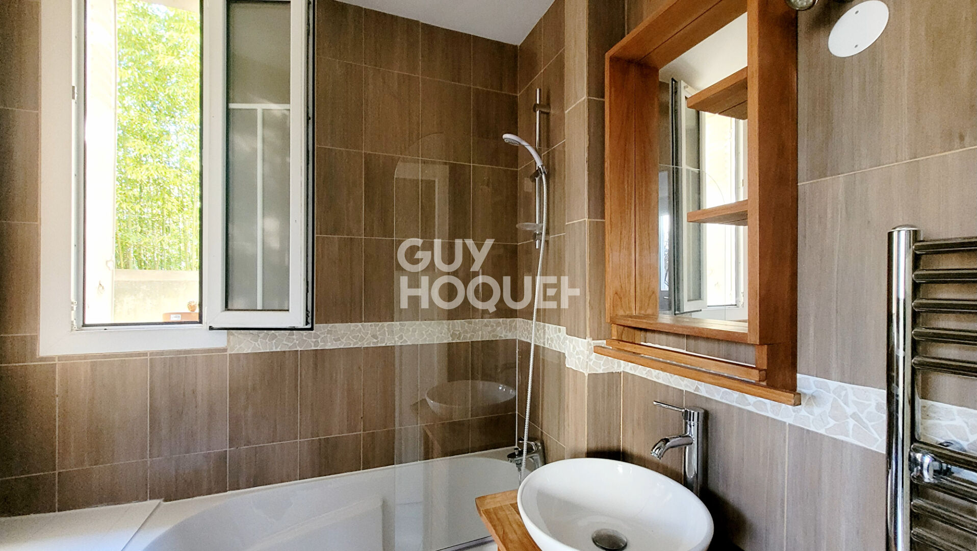 BOIS COLOMBES/ 3 P 52 M² avec jardin