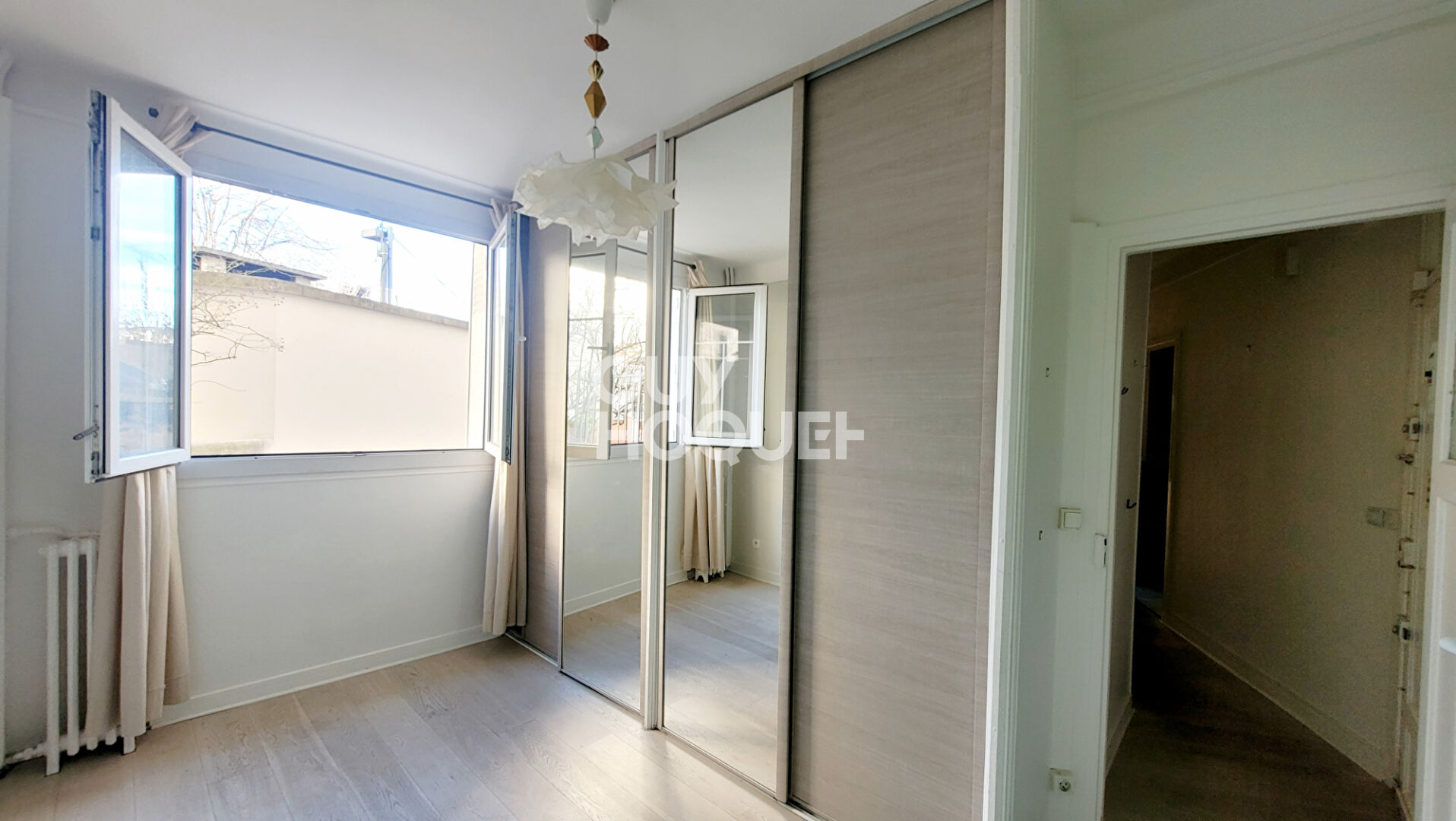 BOIS COLOMBES/ 3 P 52 M² avec jardin