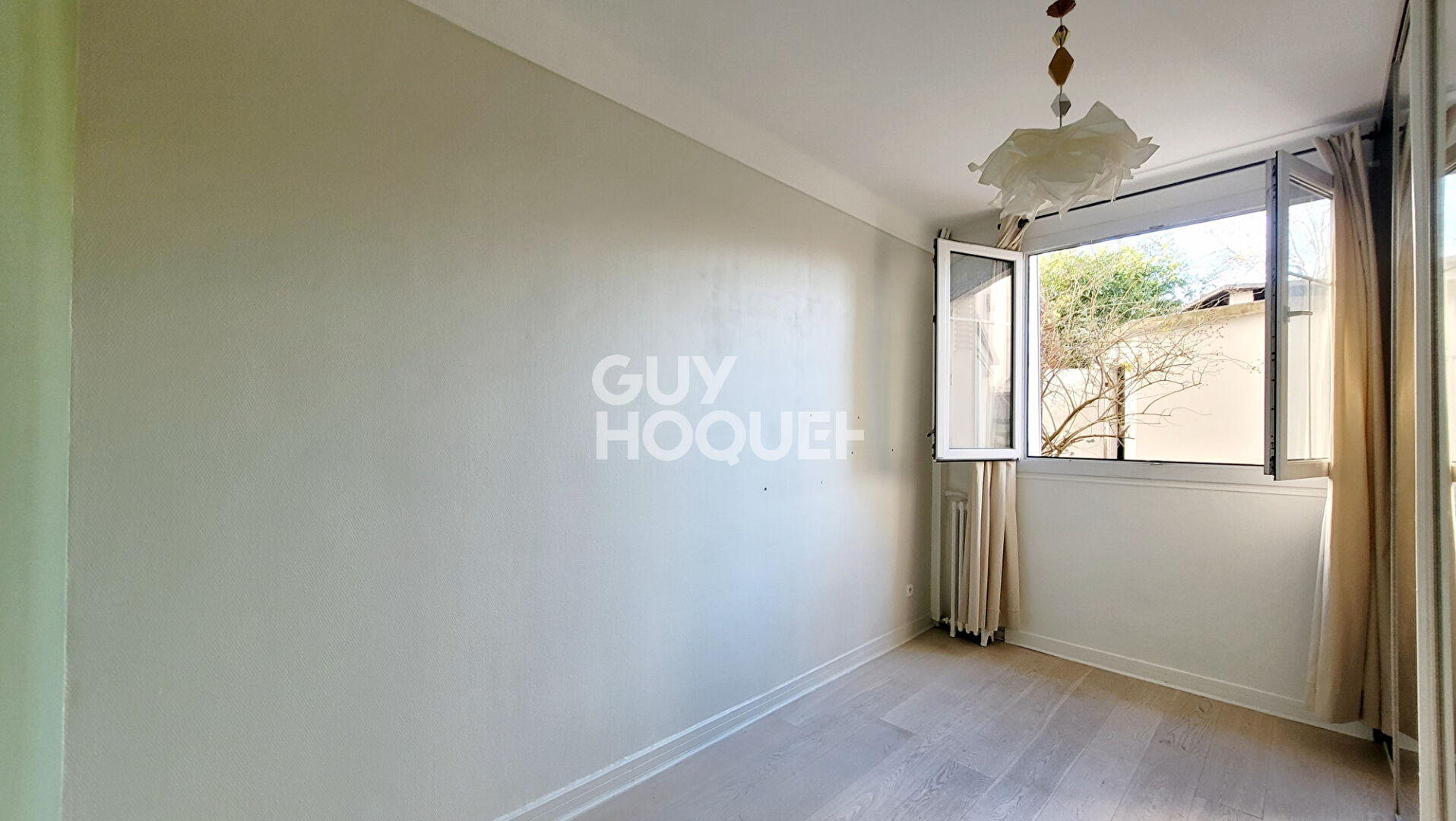 BOIS COLOMBES/ 3 P 52 M² avec jardin