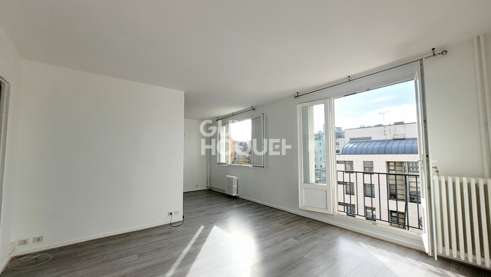 BOIS COLOMBES, MAIRIE/ 3 P. 57,50 m²  avec BALCON