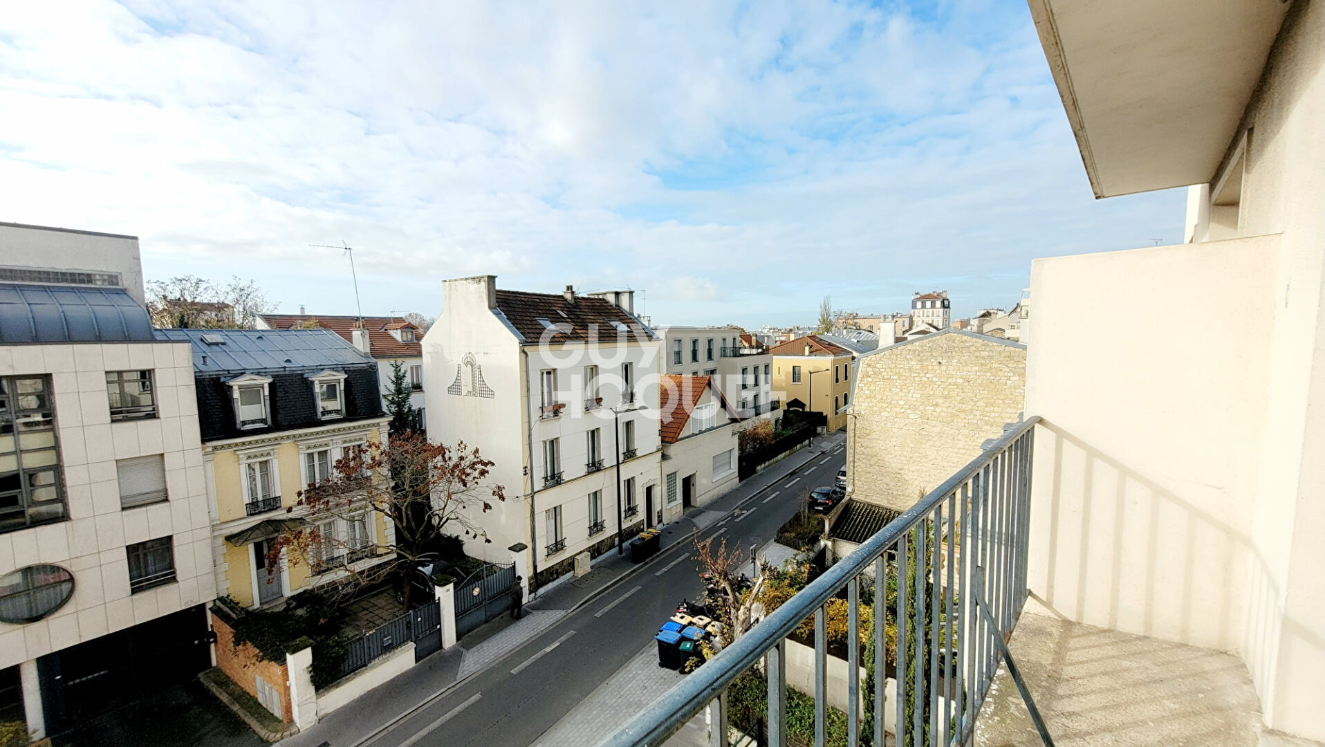 BOIS COLOMBES, MAIRIE/ 3 P. 57,50 m²  avec BALCON