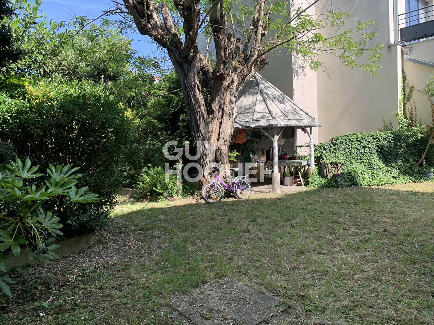 BOIS-COLOMBES/ MAISON 134 M²  PARCELLE 547 M²