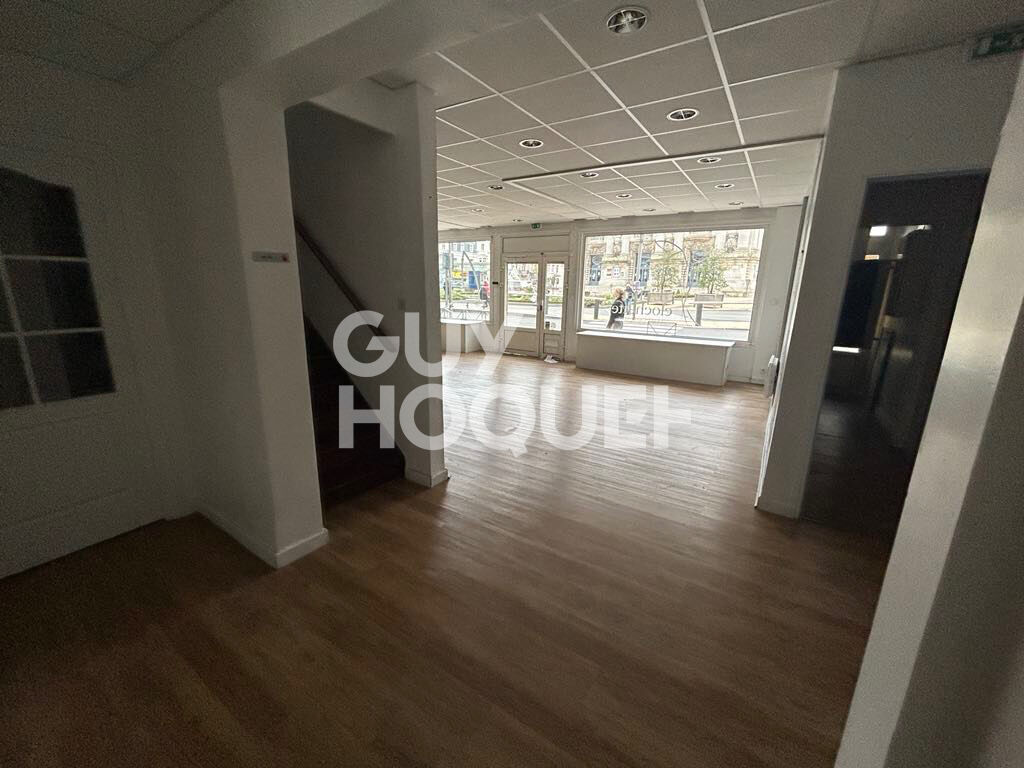 LOCAL COMMERCIAL DE 300 M² EN CENTRE-VILLE ! !!