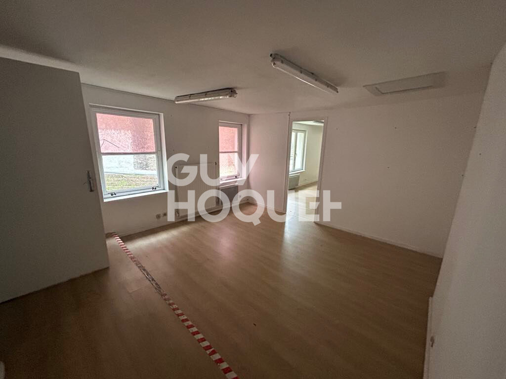 LOCAL COMMERCIAL DE 300 M² EN CENTRE-VILLE ! !!