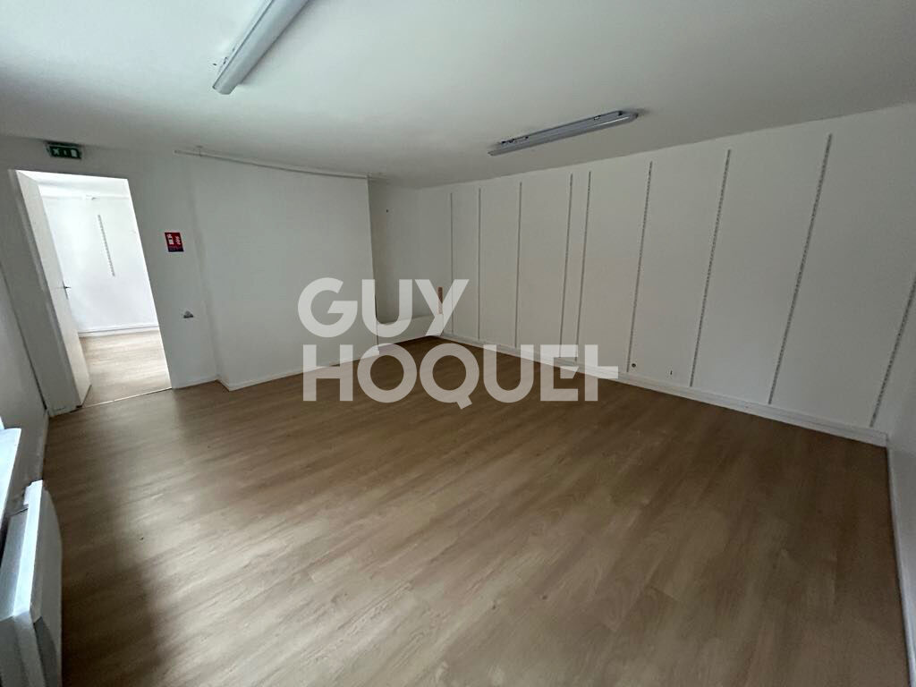 LOCAL COMMERCIAL DE 300 M² EN CENTRE-VILLE ! !!