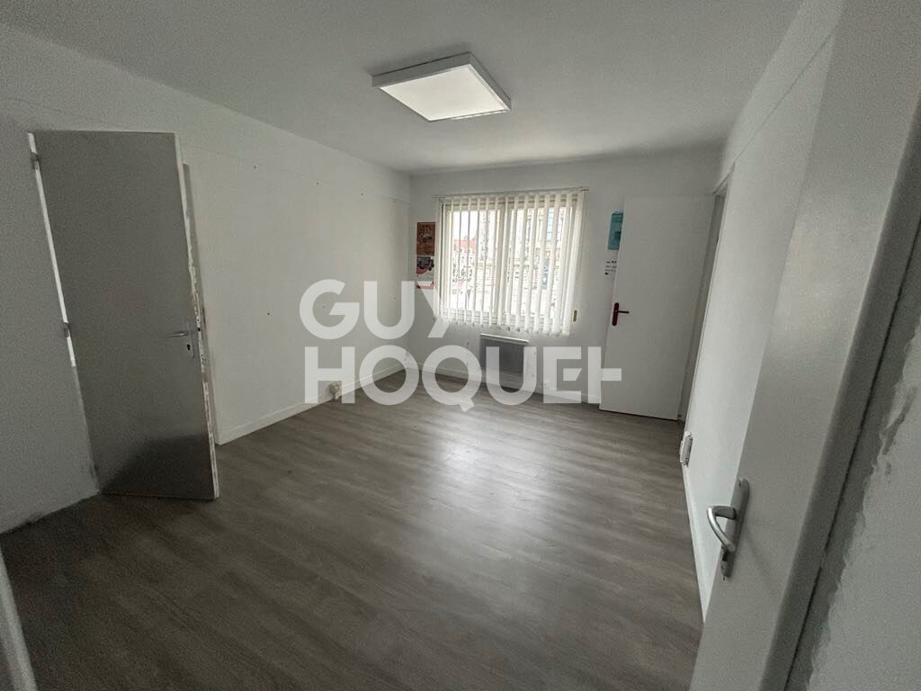 LOCAL COMMERCIAL DE 300 M² EN CENTRE-VILLE ! !!