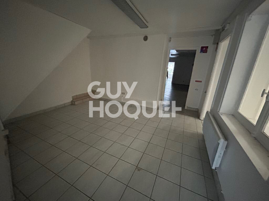 LOCAL COMMERCIAL DE 300 M² EN CENTRE-VILLE ! !!