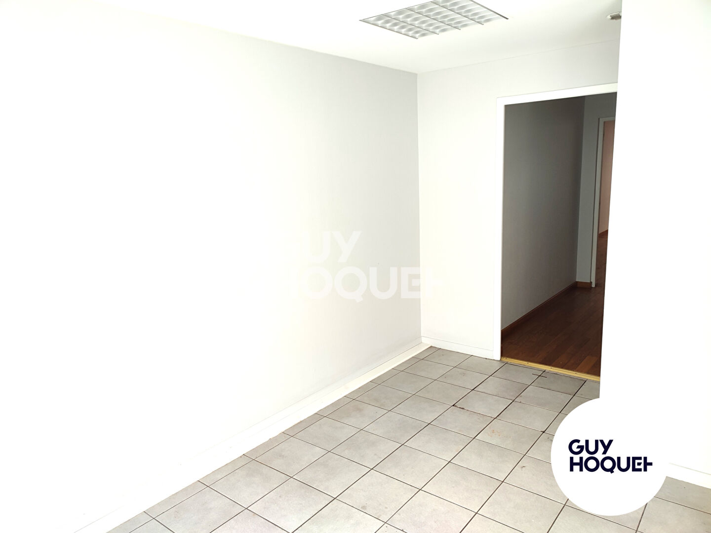 A LOUER - LOCAL COMMERCIAL 80 M² ENVIRON