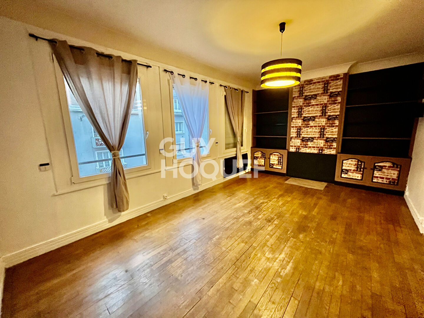 LOCATION : appartement 2 pièces (51 m²) à CALAIS