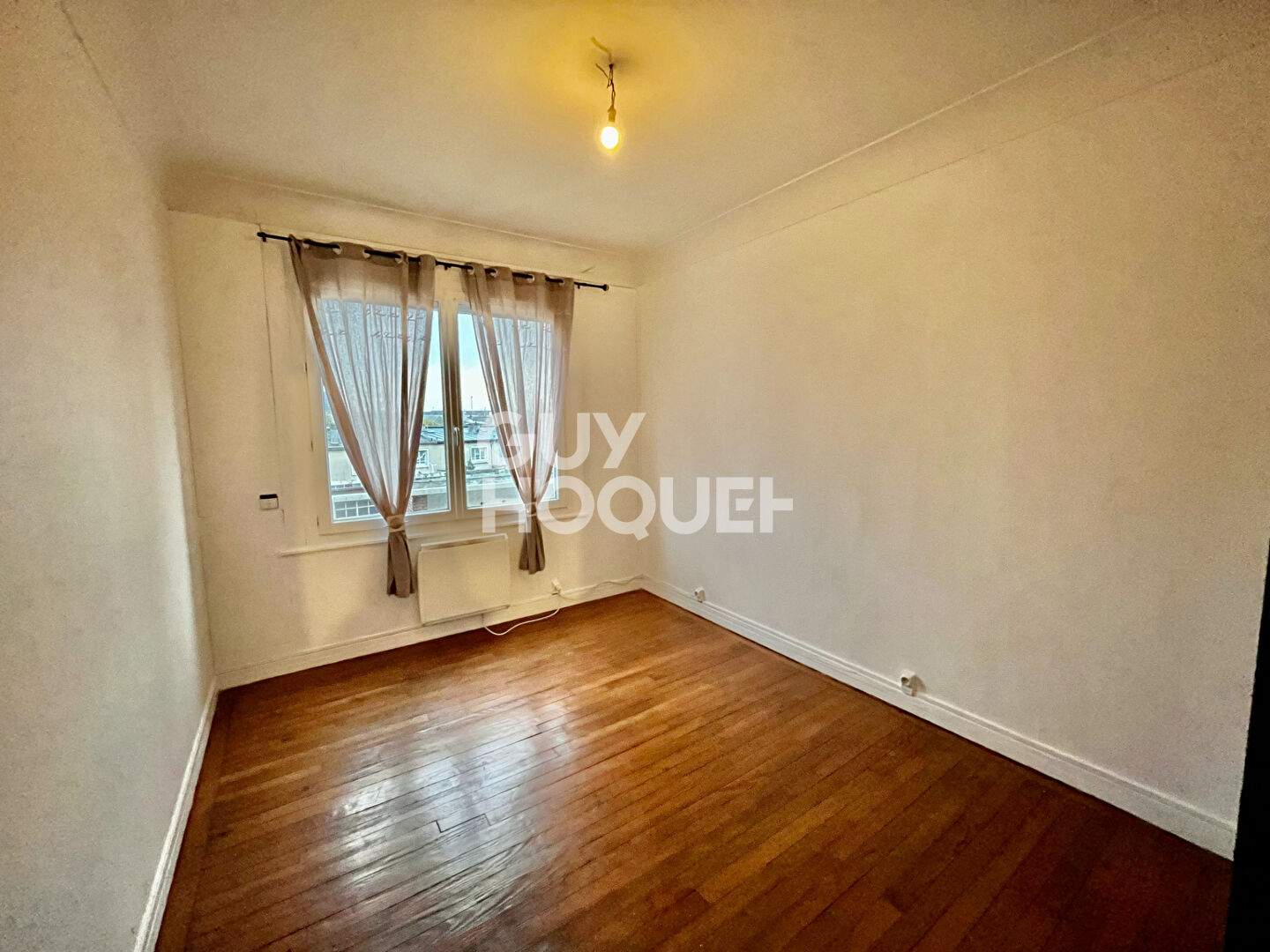 LOCATION : appartement 2 pièces (51 m²) à CALAIS