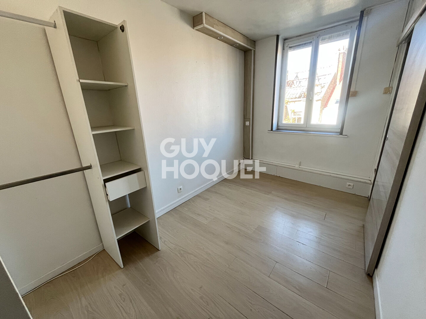 LOCATION d'un appartement F2 (42 m²) à CALAIS