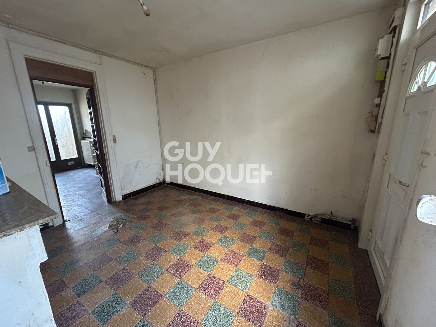 A VENDRE - Maison à rénover - 1 chambre - un bureau - Cour