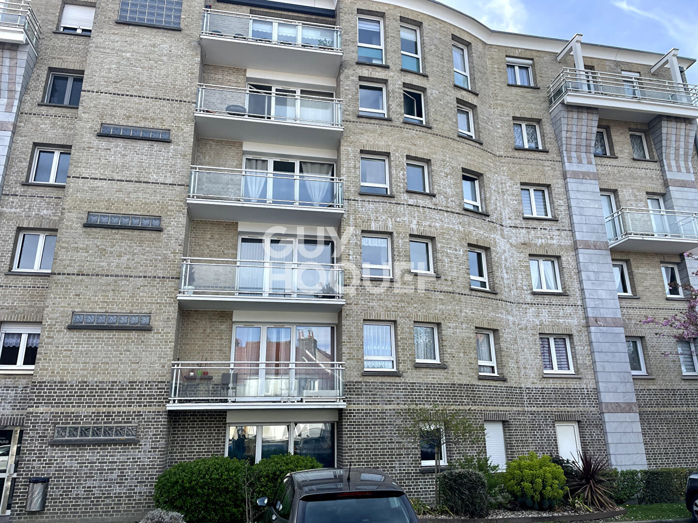 CALAIS : appartement F2 (58 m²) en vente