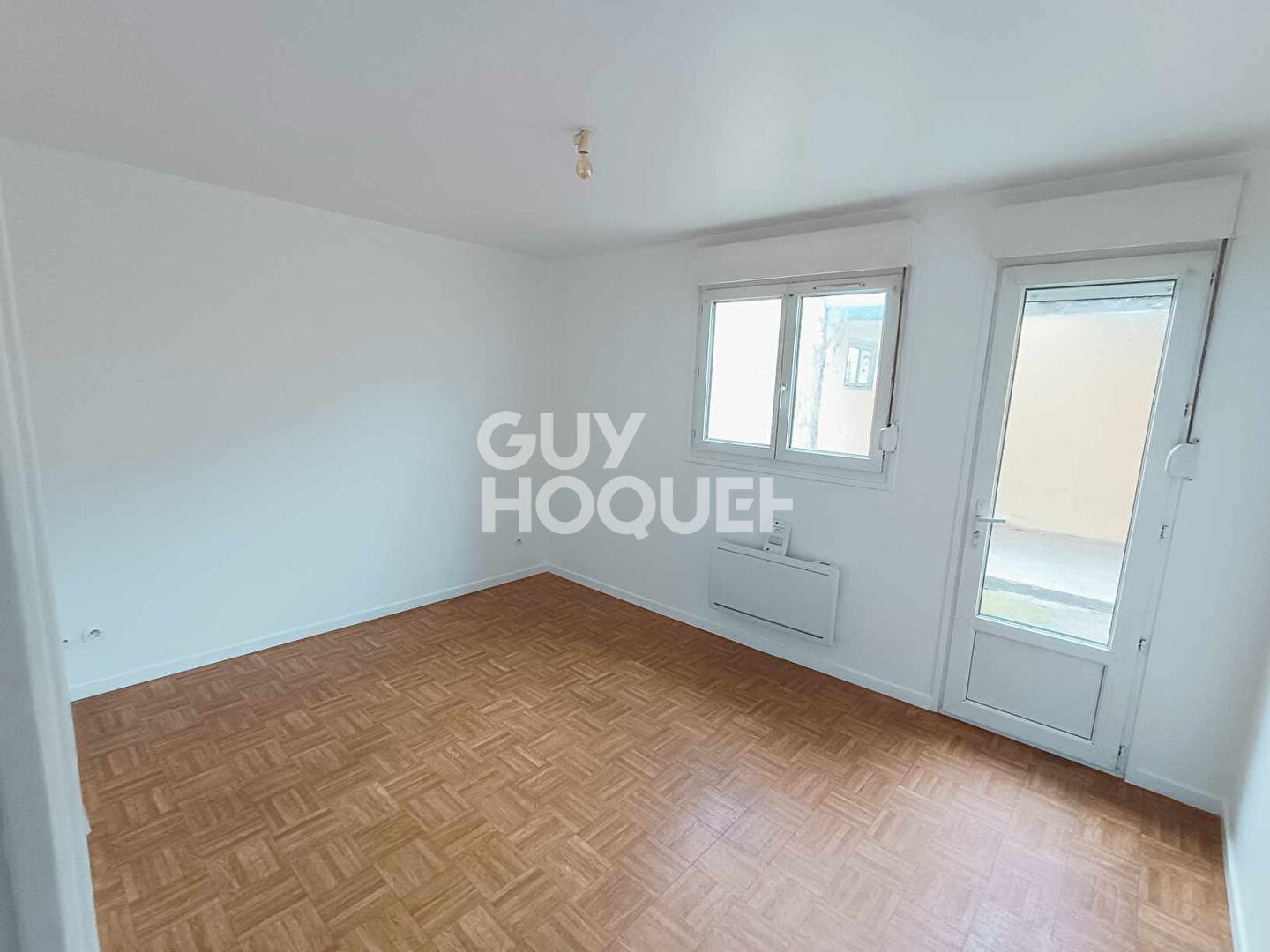 LOCATION : appartement de 2 pièces (50 m²) à CALAIS