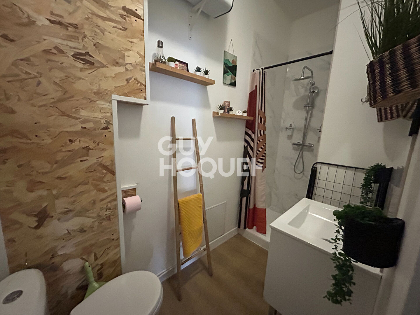 A VENDRE à CALAIS - Appartement T2 bis - 1 chambre - 1 bureau.