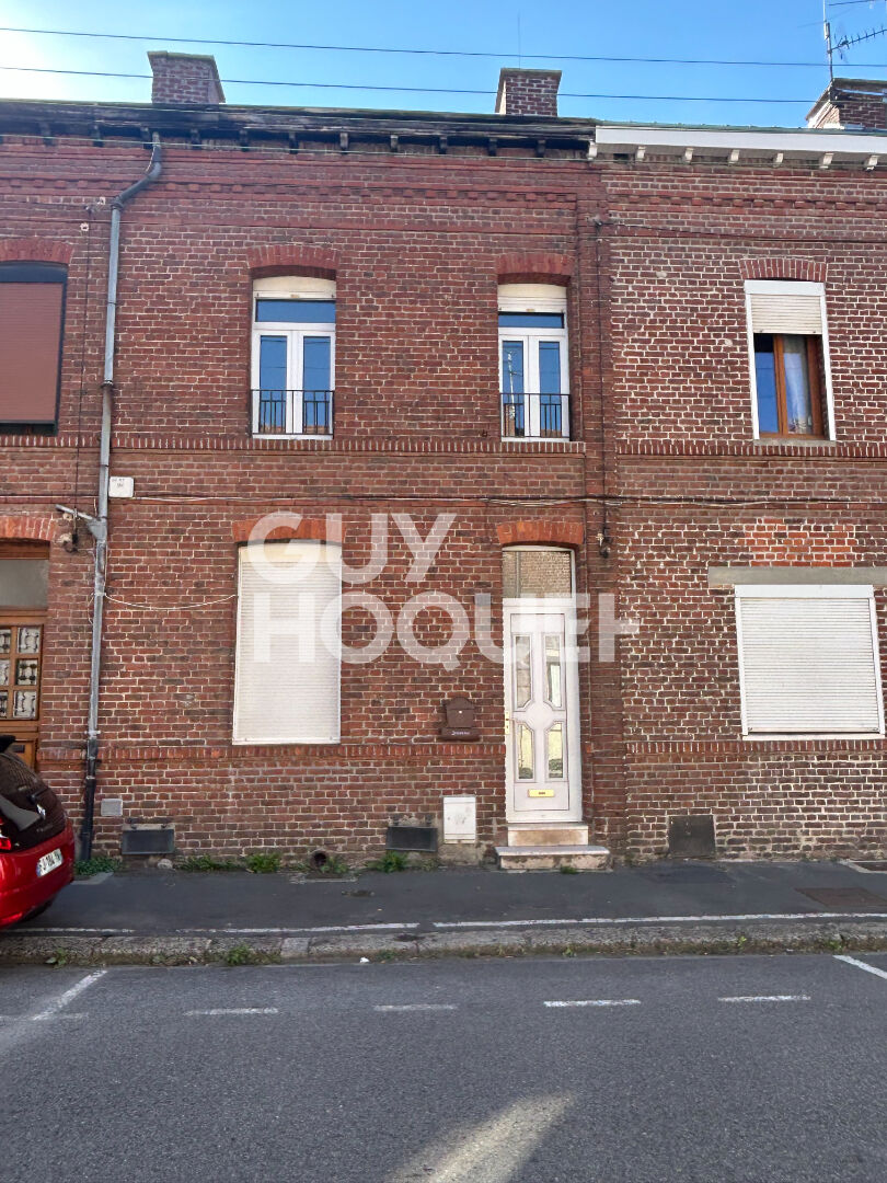 A VENDRE sur DENAIN - Maison à conforter - 2 chambres - Cour - Cave