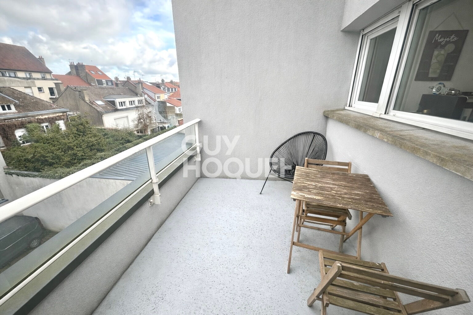 A VENDRE - Appartement type 3 avec ascenseur - 2 chambres - Balcon - Place de parking privative.