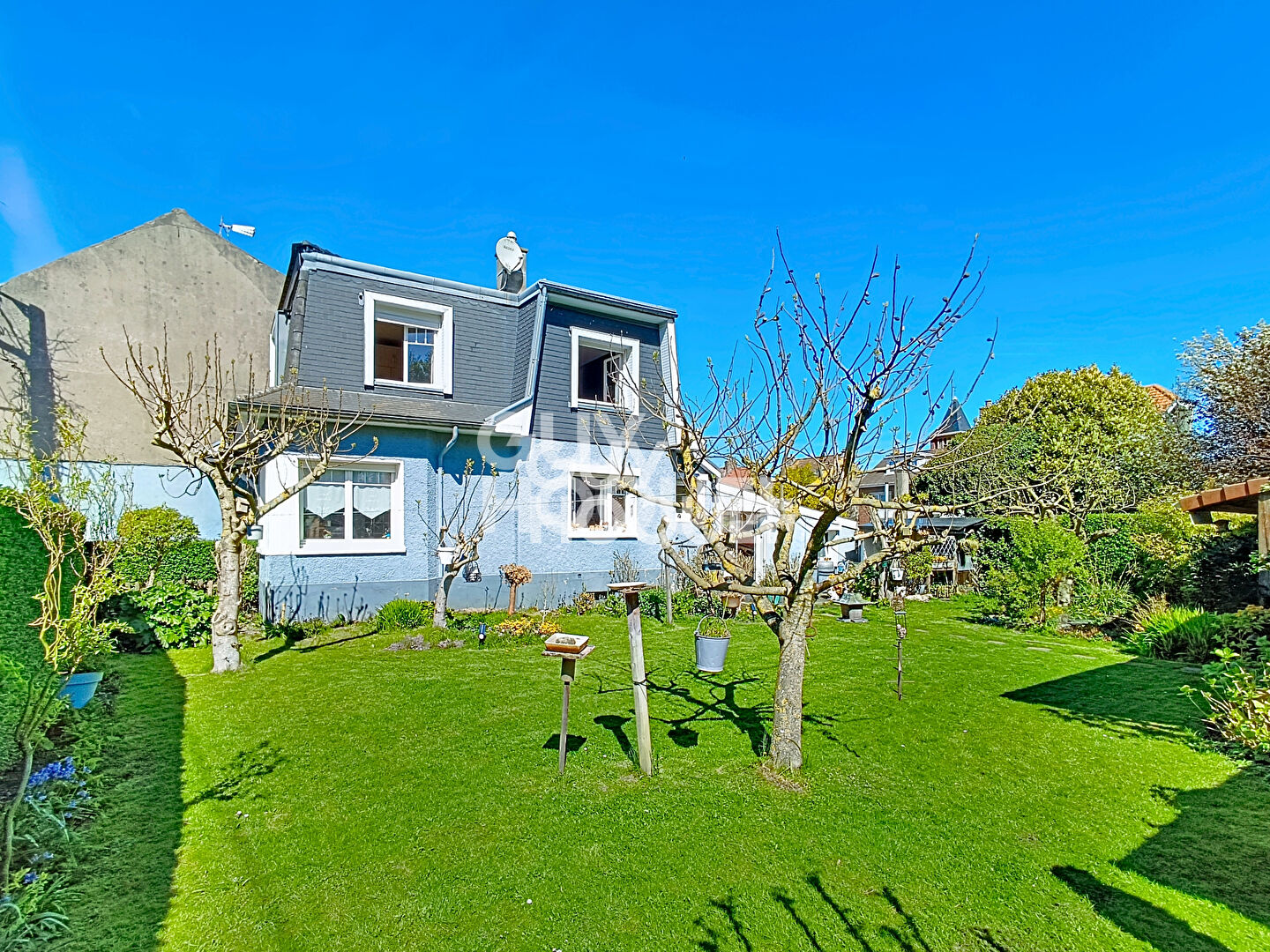 Maison semi plain pied - 3 chambres - grand garage