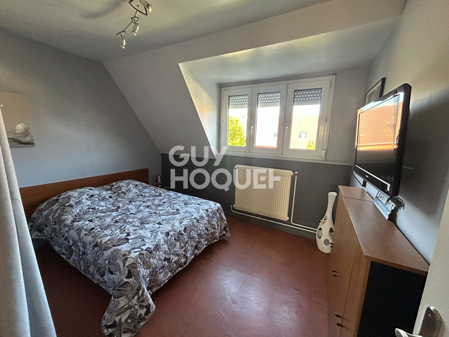 A VENDRE à CALAIS - Maison mitoyenne - 3 chambres - Jardin - Garage