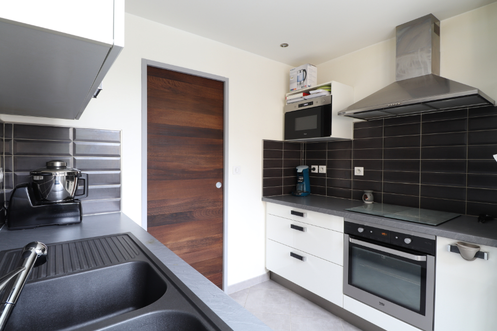 LA RAVOIRE - Appartement T3 avec cave et garage