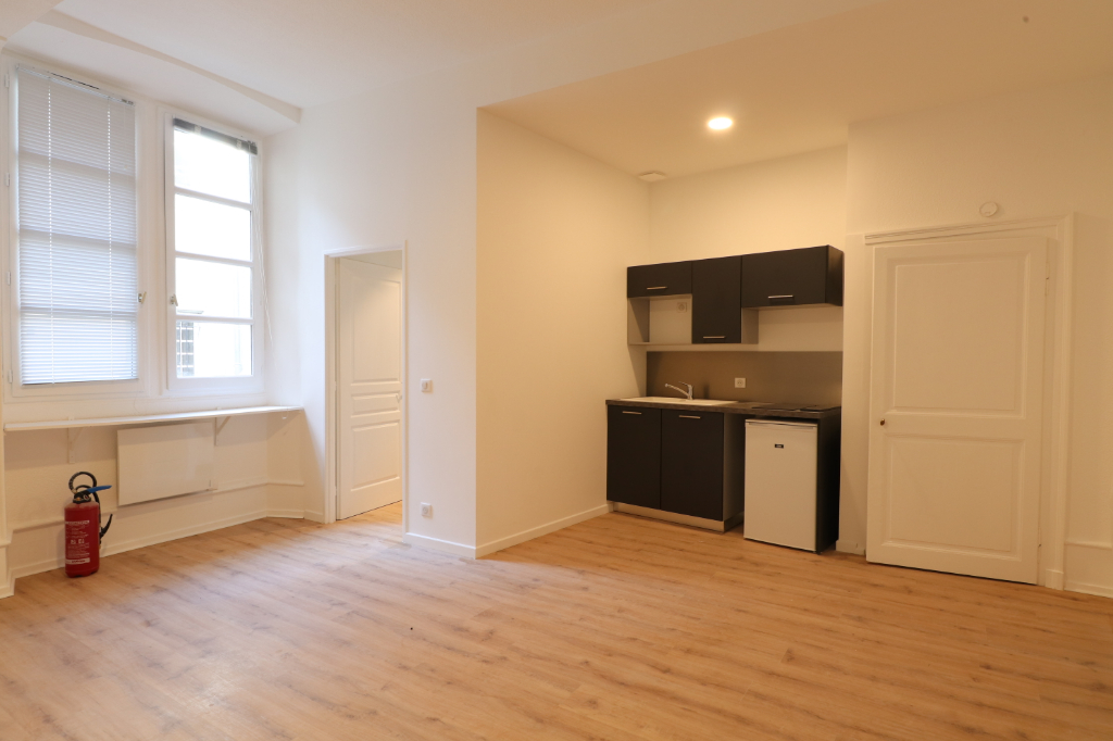 CENTRE-VILLE : Studio de 27m²