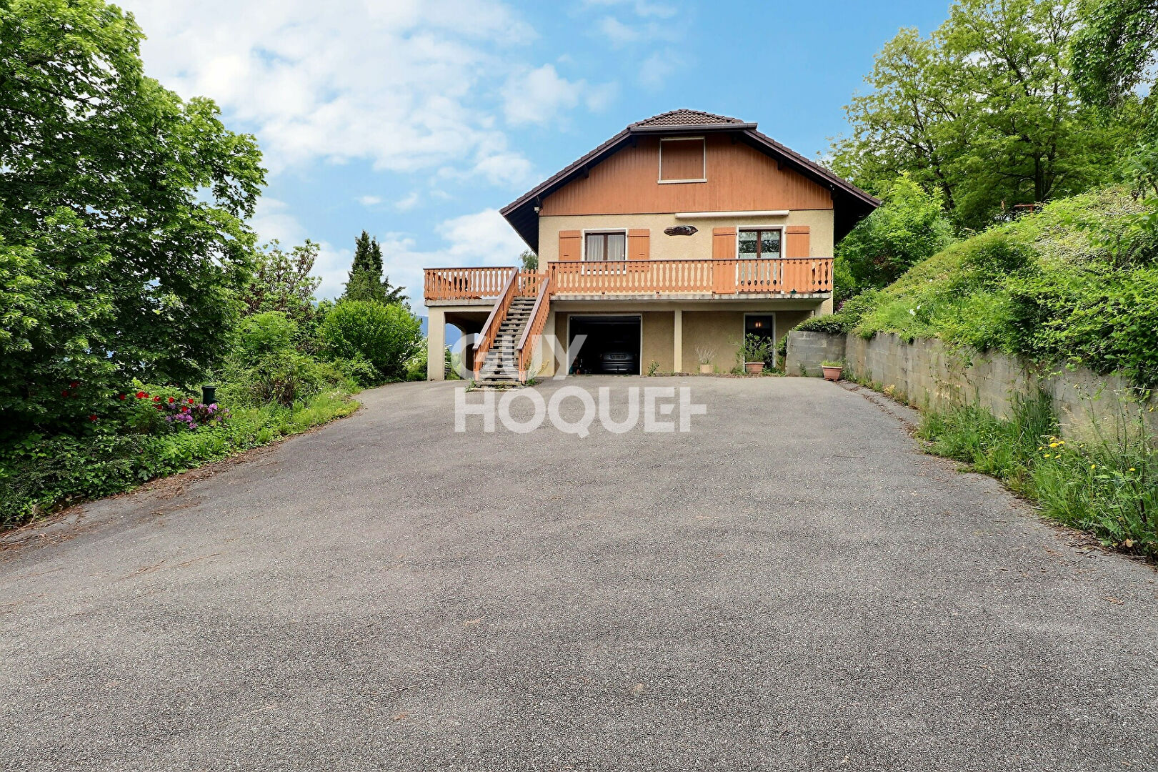 Maison 5 pièces  (300m² au sol) sur 2773 m² de terrain à Chambéry  le Vieux