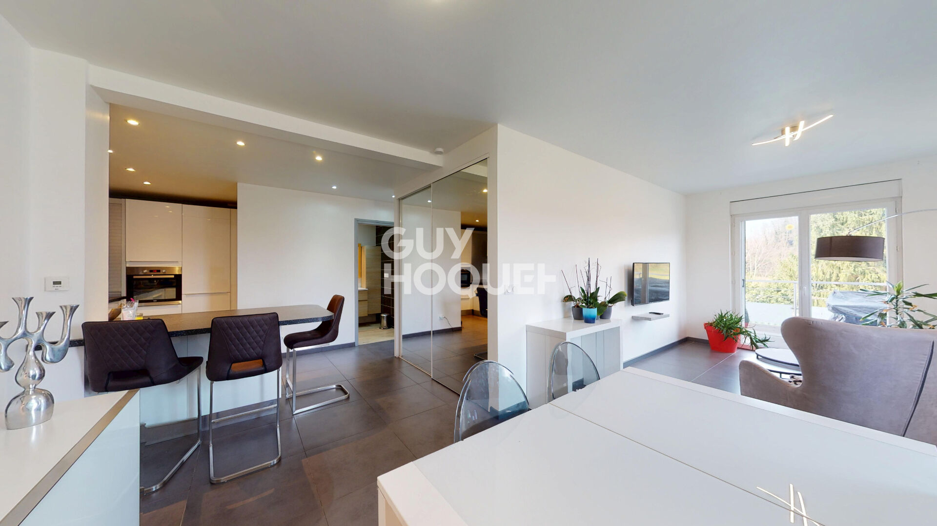 APPARTEMENT 4 pièces 87.06 m2 AVEC PISCINE ET GARAGE