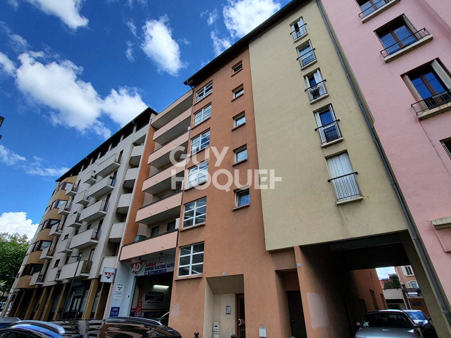 Chambéry - Rue Molière : T3 en dernier étage avec terrasse de 18 m² et balcon