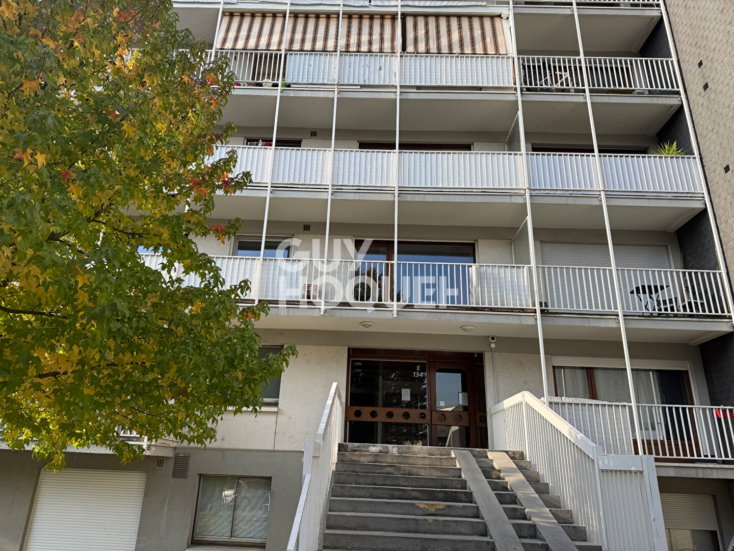 À vendre ? T2 de 53 m² avec balcon, résidence avec piscine et tennis