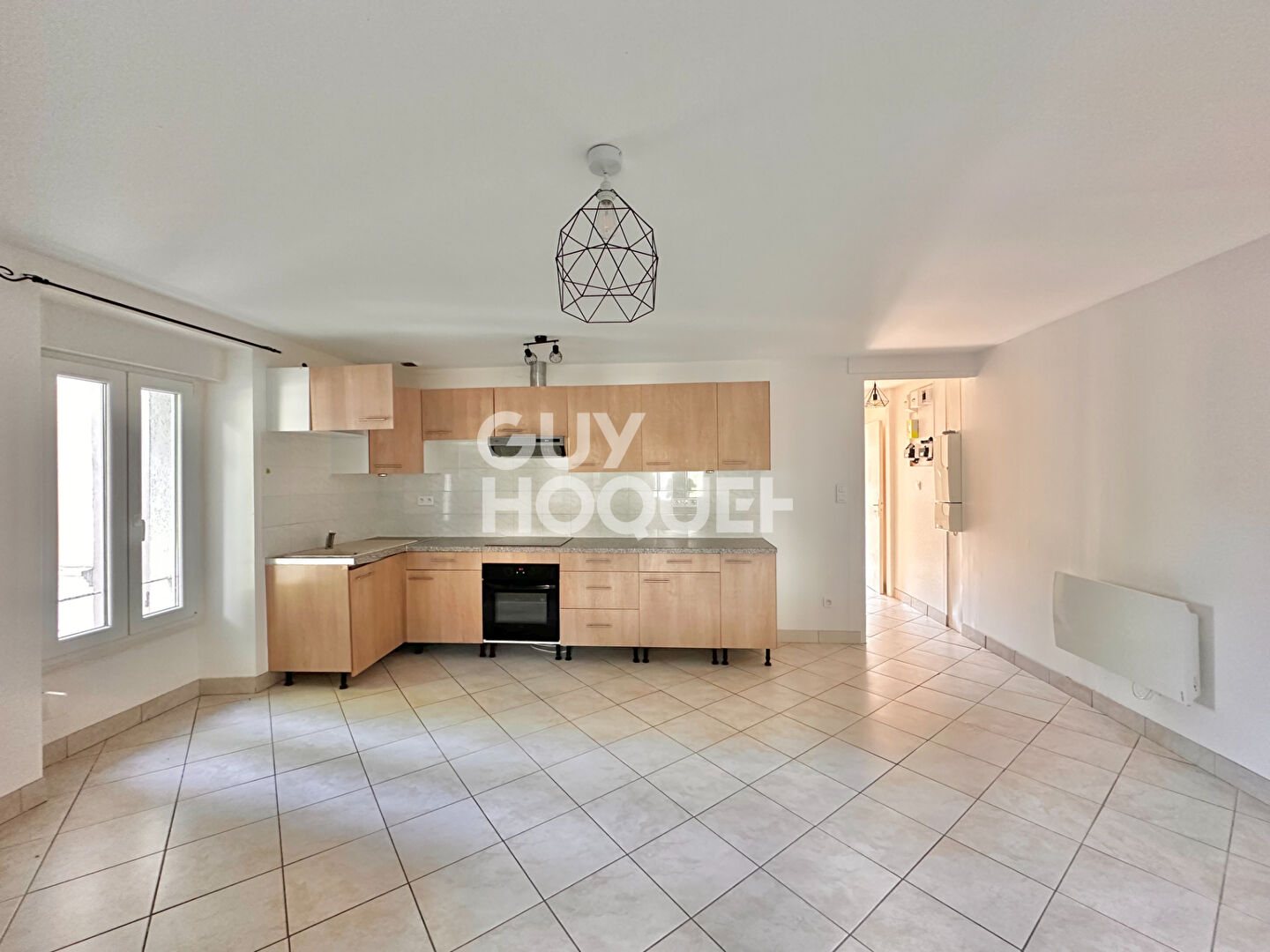 CENTRE VILLE - Appartement T3 dernier étage dans maison, garage, jardin