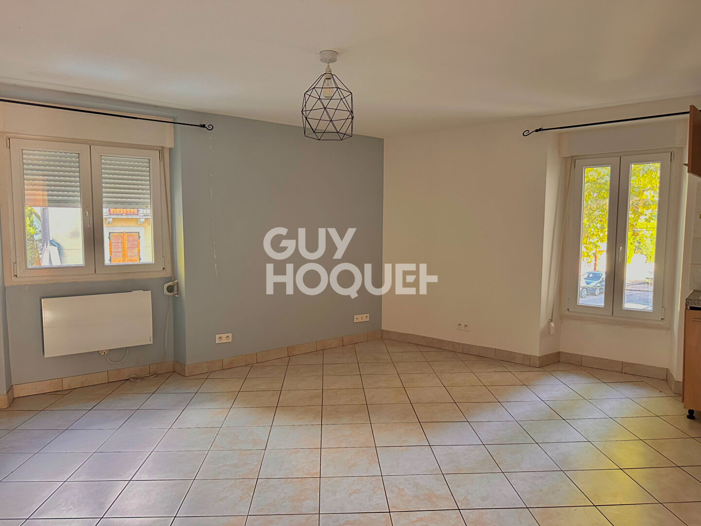 CENTRE VILLE - Appartement T3 dernier étage dans maison, garage, jardin