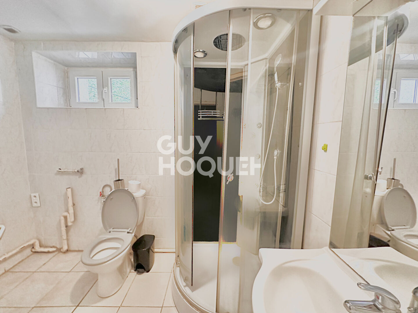 CENTRE VILLE - Appartement T3 dernier étage dans maison, garage, jardin