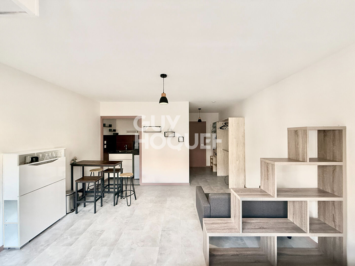 Studio meublé, chauffage et eau froide 27.89 m², balcon