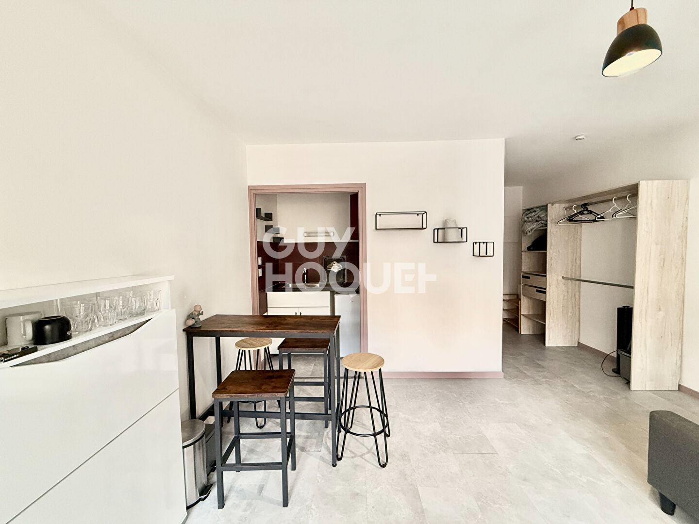 Studio meublé, chauffage et eau froide 27.89 m², balcon