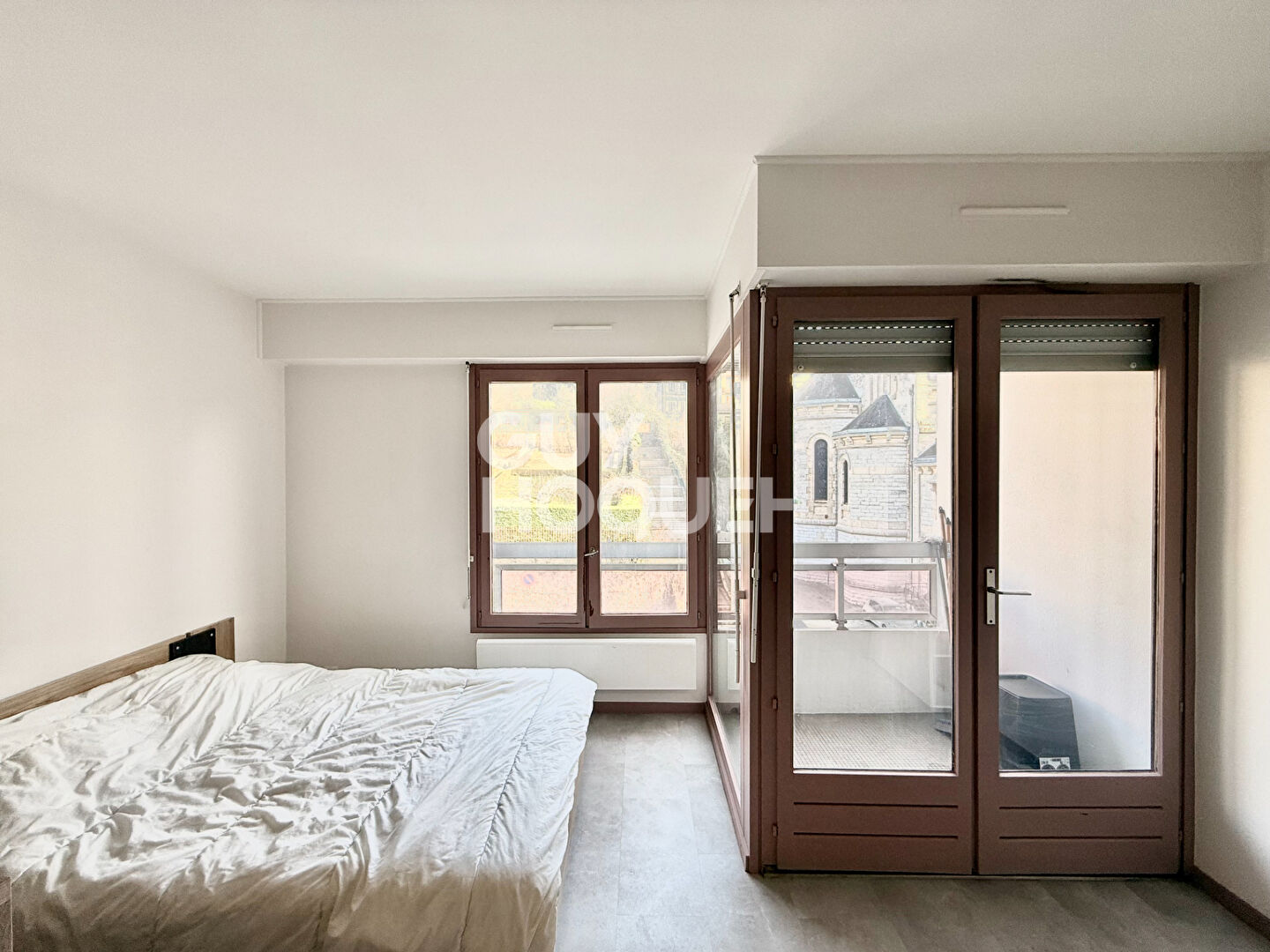 Studio meublé, chauffage et eau froide 27.89 m², balcon