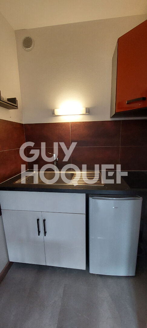 Studio meublé, chauffage et eau froide 27.89 m², balcon