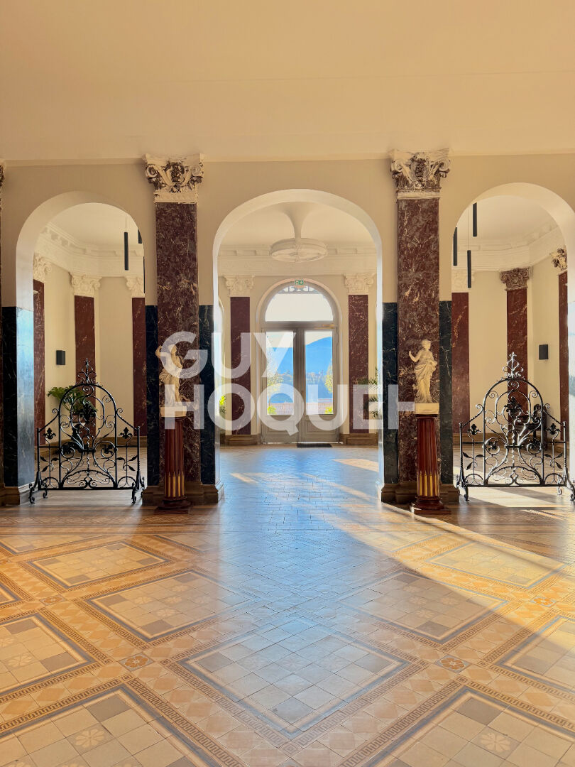 Grand studio T1 bis meublé avec coin cuisine et nuit séparé