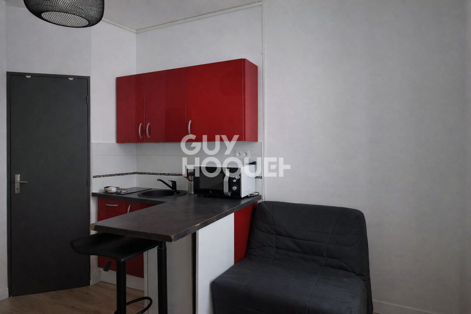 Rue Juiverie : studio meublé