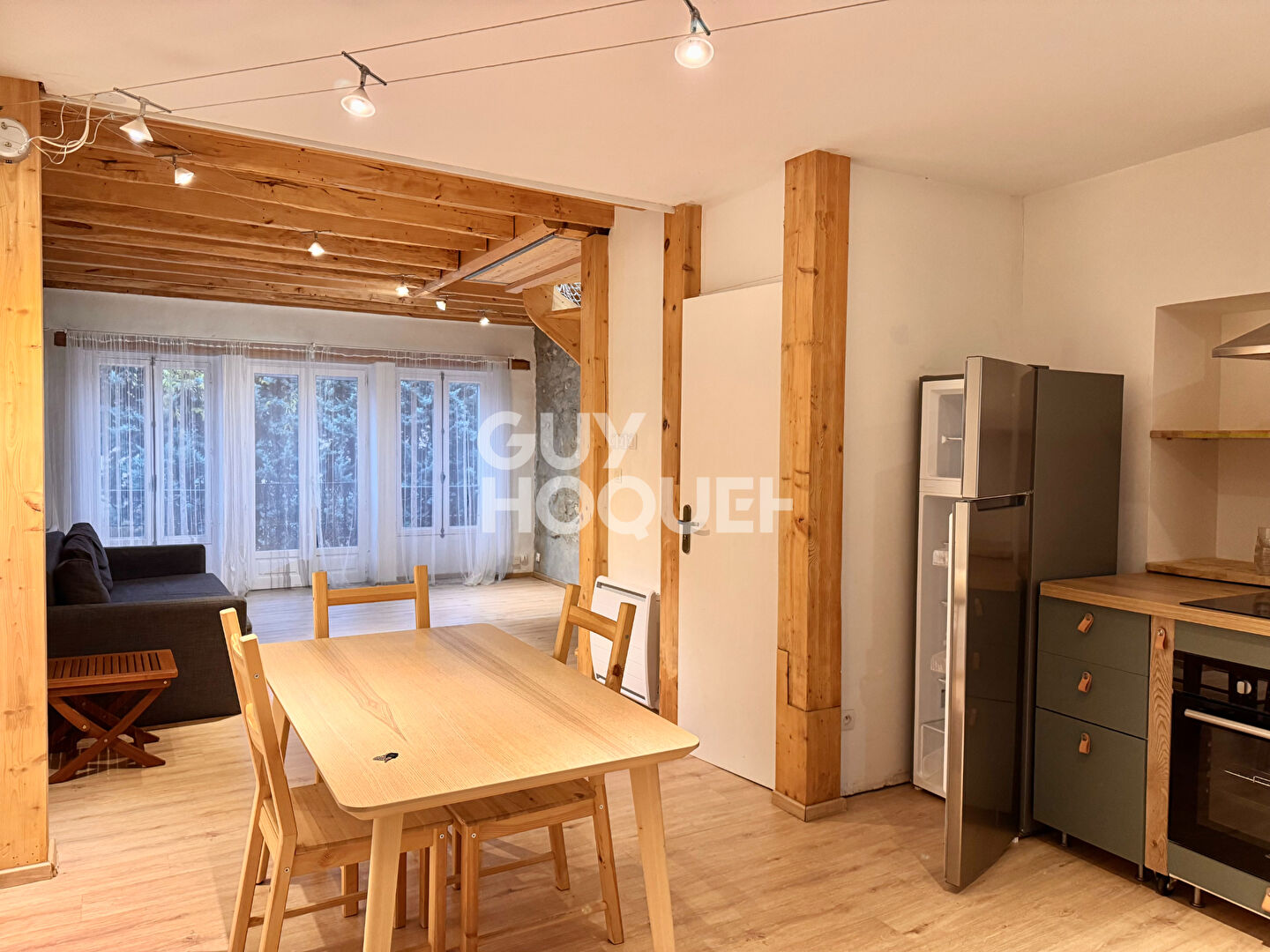 DUPLEX T2 Meublé PROCHE LAC Vue dégagée et terrasse