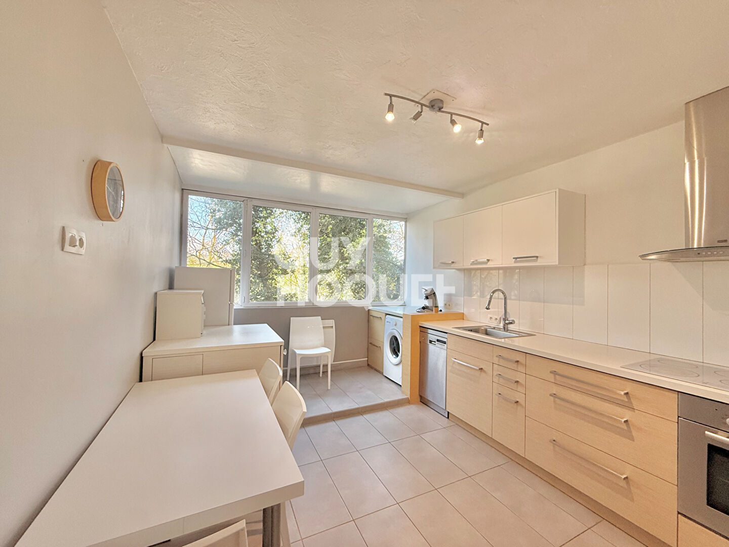 Appartement Aix Les Bains 2 pièces + 1 pièce annexe 62.61 m2