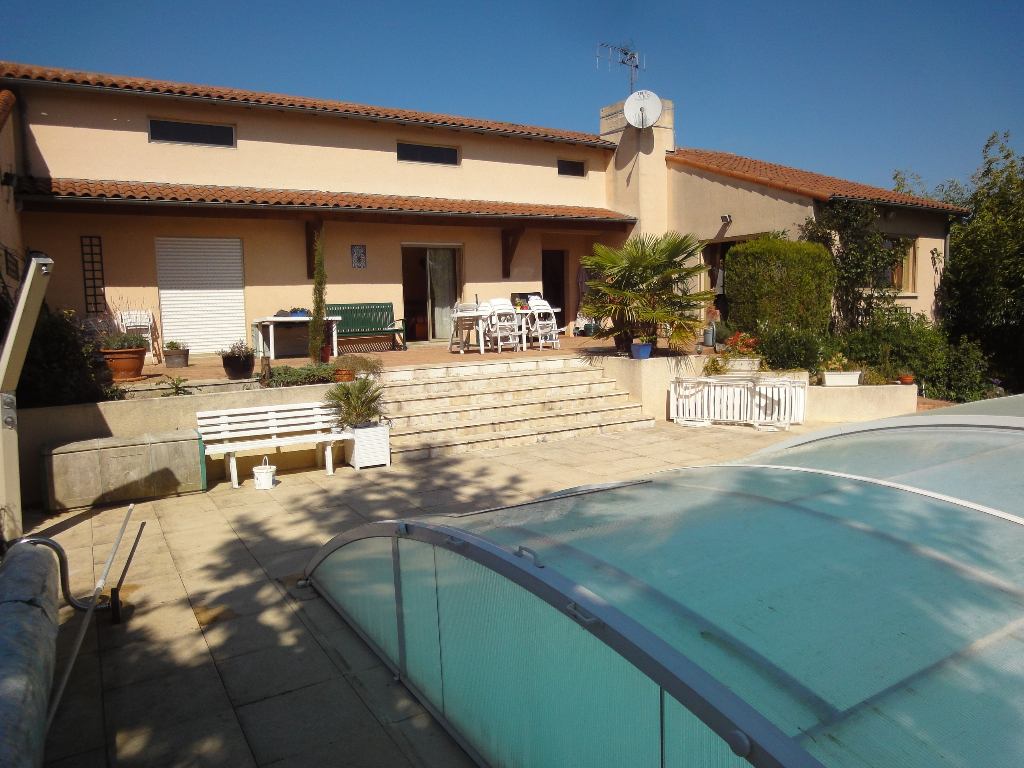 Maison ou local professionnel à louer proche poitiers- 5 pièce(s) - 134 m2